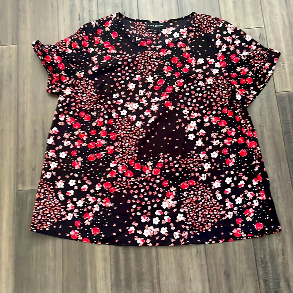 Lane Bryant Short Sleeved Roll tab Floral Blouse Size 16